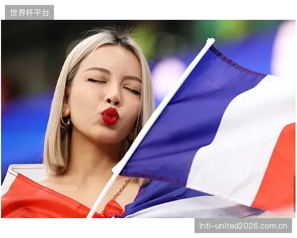 法国队在热身赛中已演练换人新规,如何利用规则加快比赛节奏值得关注。 法国队在热身赛中已演练换人新规,如何利用规则加快比赛节奏值得关注。